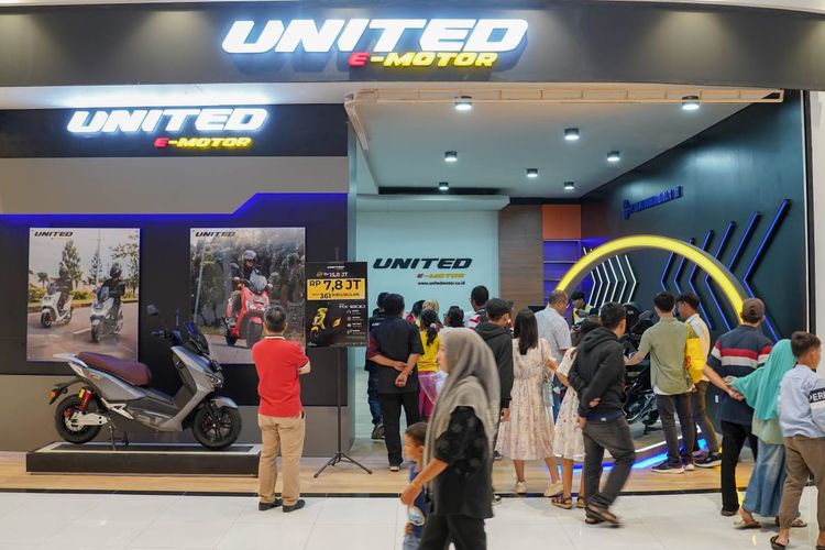 Gerai baru United E-Motor di Cikarang