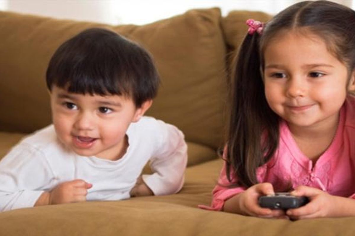 Kebiasaan menonton televisi dan film kartun bisa pengaruhi kemampuan anak dalam berkonsentrasi saat usia mereka tujuh tahun. 