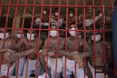 Di Tengah Pandemi Covid-19 Gangsters Bertato Dibiarkan Berdesakan di Penjara El Salvador 