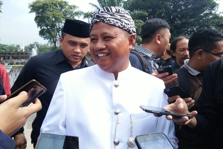 Wakil Gubernur Jawa Barat Uu Ruzhanul Ulum saat menghadiri upacara Hari Bakti PU ke-73 di Gedung Sate, Jalan Diponegoro, Senin (3/12/2018).