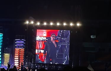 Andre Taulany dalam konser yang bertajuk Pesta Rakyat 30 Tahun Berkarya DEWA 19 yang digelar di Jakarta International Stadium (JIS), Jakarta Utara, Sabtu (4/2/2023). 