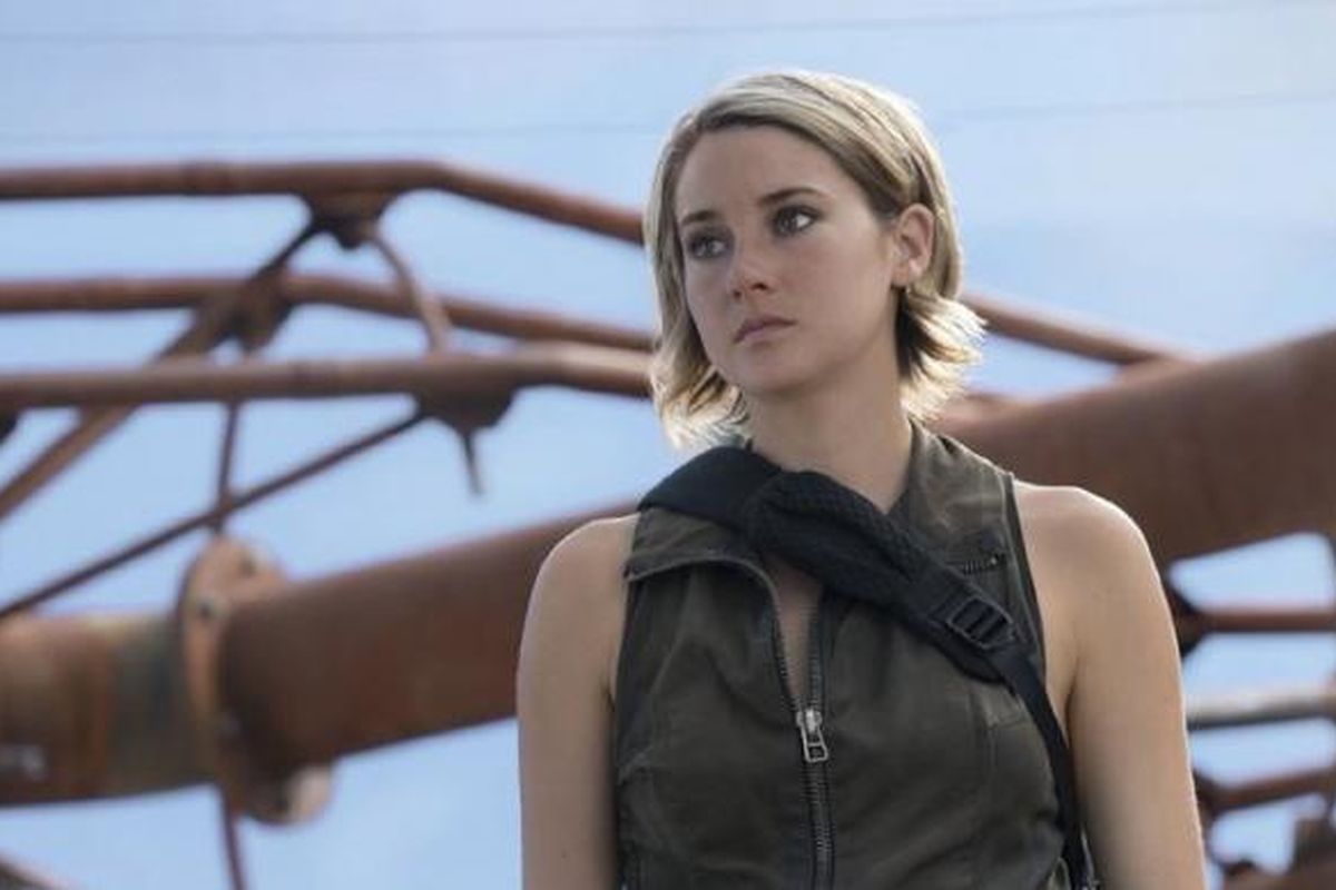 Shailene Woodley bermain dalam The Divergent Series: Allegiant