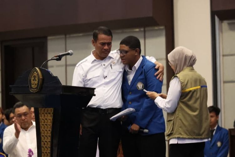 Suara Adriano Padama Tuntun Mentan Amran ke Alor NTT, Bawa Bantuan Bibit hingga Alsintan