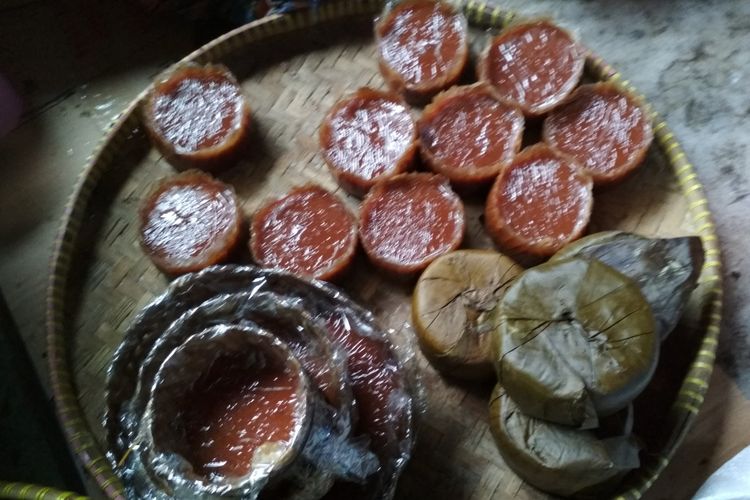 Kue keranjang setelah dibakar selama 16 jam.