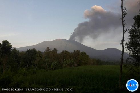 Ini Bahaya Debu Vulkanik Gunung Raung, Picu Luka di Kornea hingga Penyakit ISPA