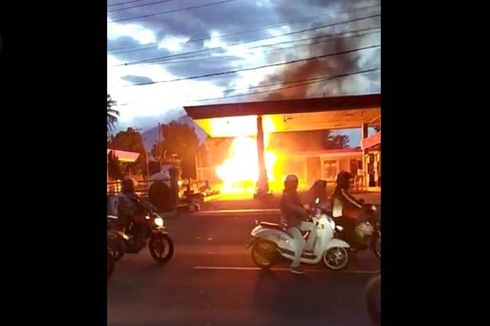 Mobil Pengangkut Tabung Gas Terbakar dan Meledak di Area SPBU Cianjur