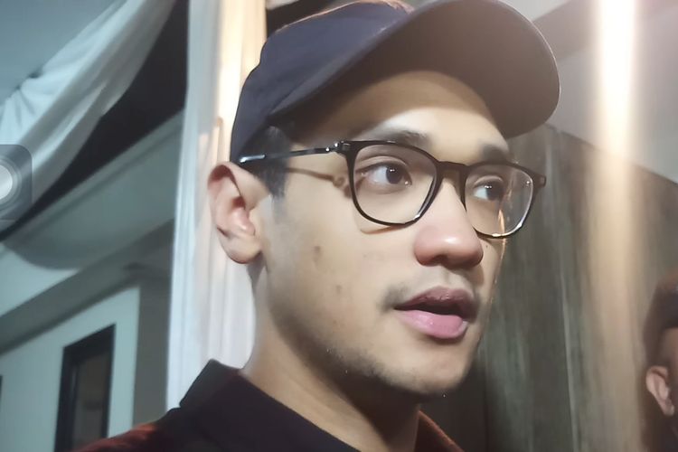 Penyanyi Afgansyah Reza saat ditemui di kediaman Bunga Citra Lestari di kawasan Pejaten Barat, Jakarta Selatan, Rabu (19/2/2020).