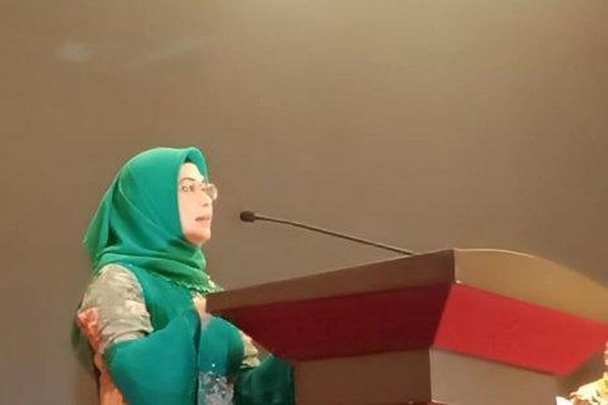 Siti Nur Azizah, Putri Wakil Presiden Indonesia terpilih, Maruf Amin, selepas menghadiri acara penganugerahan dari Rakyat Merdeka Group di Serpong, Tangsel, Selasa (23/7/2019). 