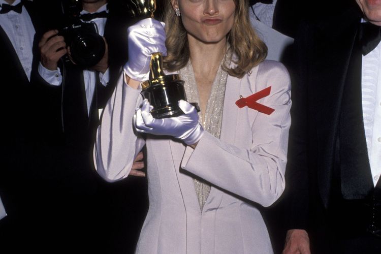 Jodie Foster dengan Oscar Aktris Terbaiknya pada tahun 1992.