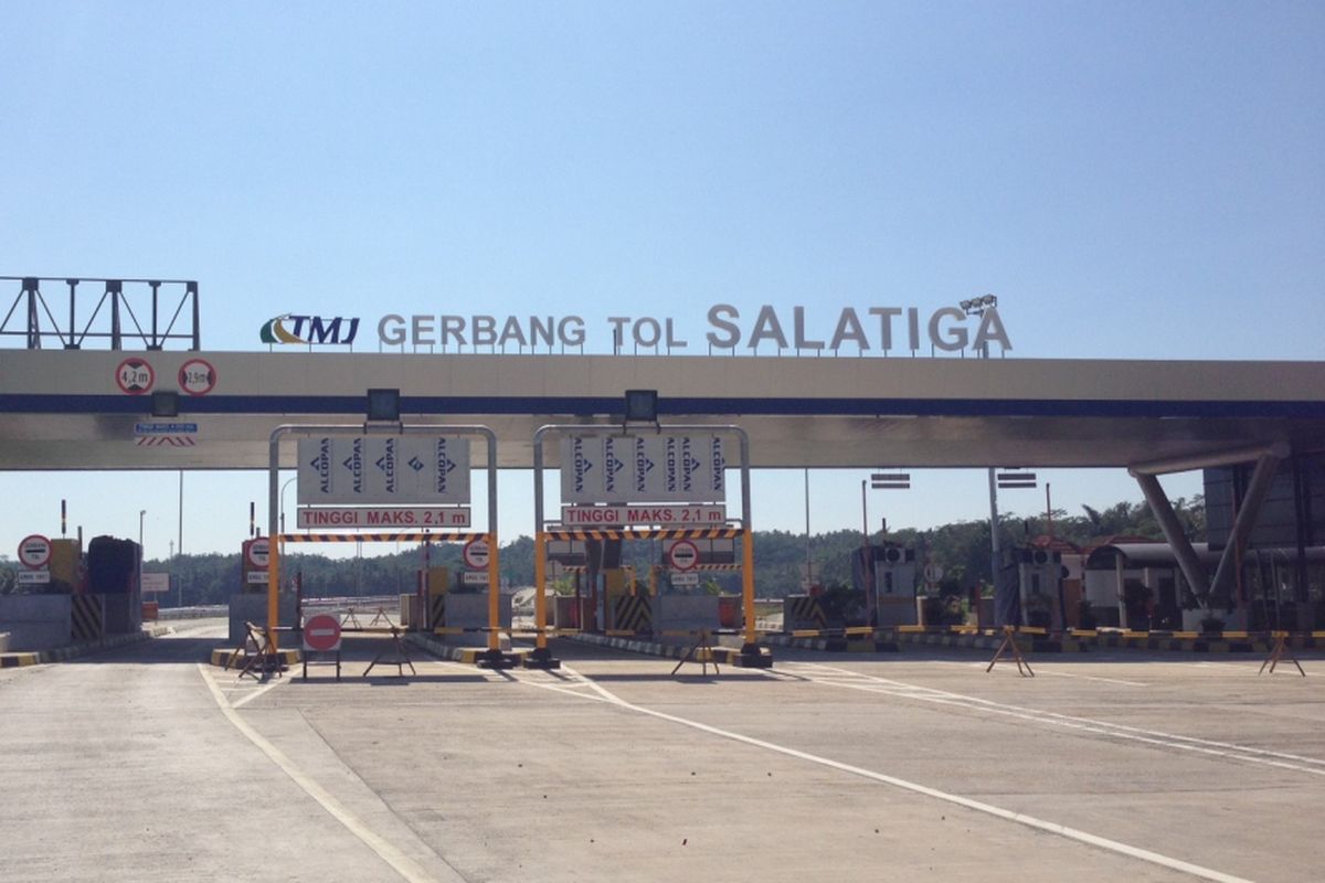 Gerbang Tol Salatiga yang berada di Kecamatan Tingkir, Salatiga, Jawa Tengah. Gerbang tol ini menjadi ujung dari ruas Tol Bawen-Salatiga. Gambar diambil pada Kamis (25/5/2017)