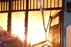 Diduga Korsleting Listrik, 4 Rumah Kontrakan di Duren Sawit Terbakar