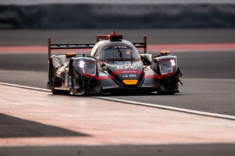 Tim JOTA Racing pada sesi kualifikasi Asian Le Mans Series (ALMS) 2021 pekan perdana di Dubai.