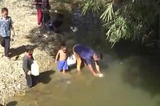 3 Bulan Krisis Air Bersih, Warga di Cianjur Terpaksa Manfaatkan Sungai Kotor