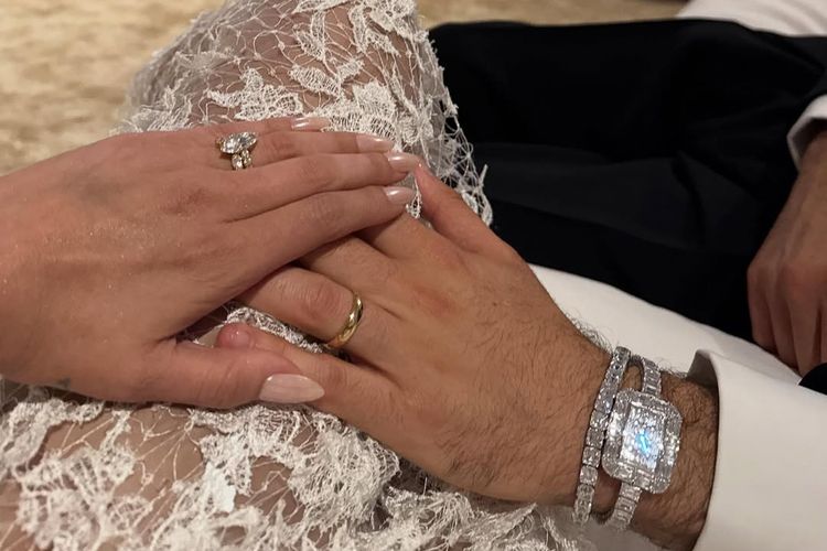 Dari Lirik Lagu Jadi Kenyataan: Cincin Berlian Marquise Selena Gomez Bawa Pesan Cinta Autentik