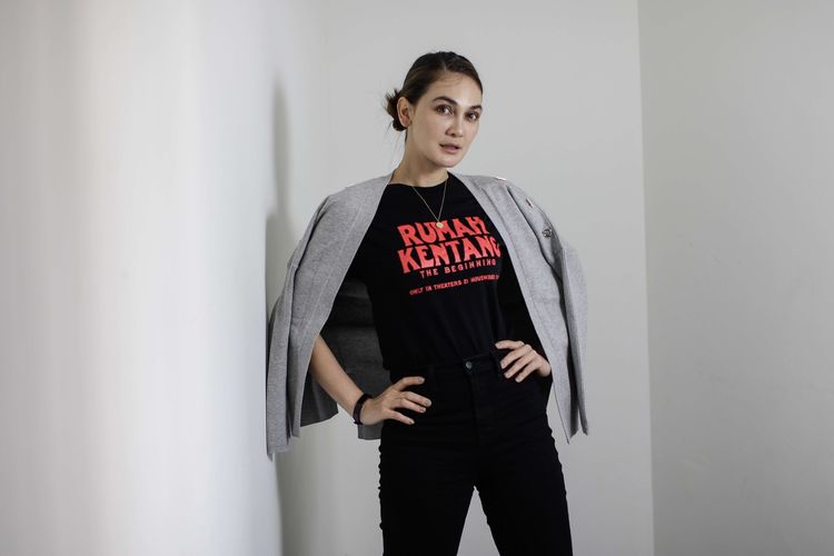 Artis peran Luna Maya berkunjung ke Kantor Redaksi Kompas.com untuk promo film Rumah Kentang: The Beginning, Kamis (7/11/2019).