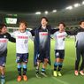 Di Liga Jepang 2 Ada Foto Wajah Suporter di Bendera