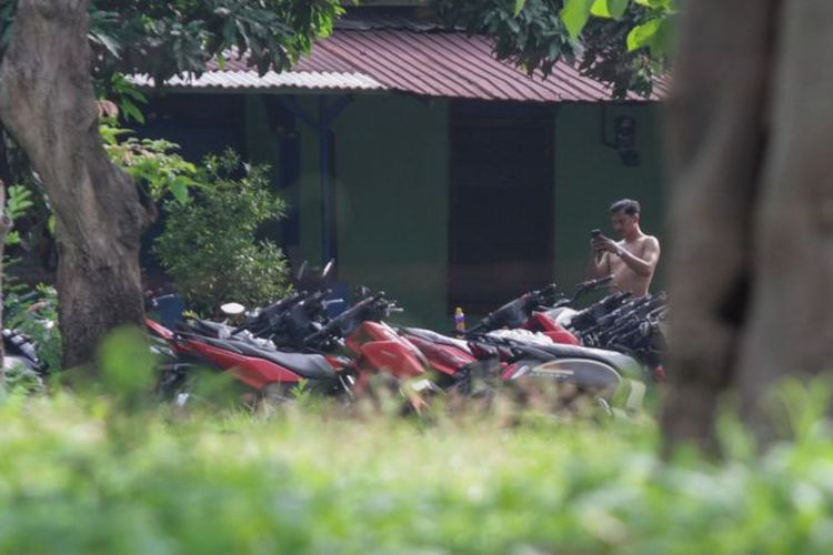 Barang bukti sepeda motor yang diamankan di Gudbalkir Pusat Zeni Angkatan Darat (Pusziad) Sidoarjo, Jawa Timur, Sabtu (06/01/2024).