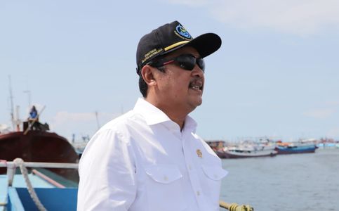 Indonesian Marine Affairs Minister Urges Public to Safeguard Marine Ecosystems
