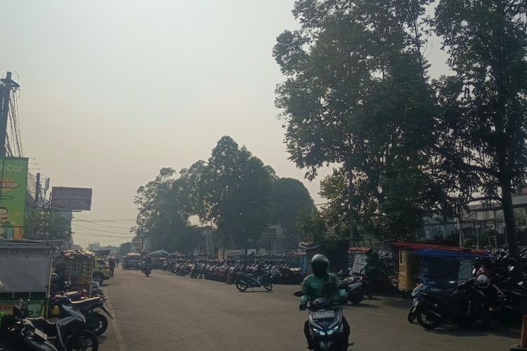 Belum Ada Penertiban, PKL di Jalan Ahmad Yani Tangerang Resah Tunggu Kepastian Relokasi