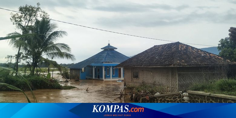 5 Bulan 15 Kali Banjir Rendam Kampung di Sukabumi, Warga Minta Tanggul Sungai Diperbaiki - Vimarsana News