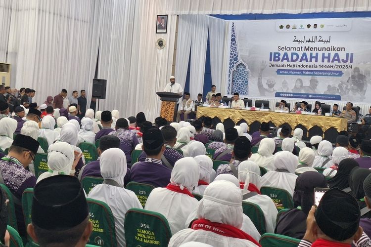 Lepas Keberangkatan Kloter Pertama Haji Aceh, Muzakir Manaf: Jemaah Harus Ikhlas dan Sabar