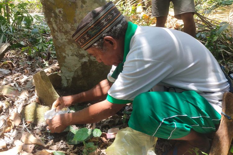 Kisah 2 Batu Kekere, Diyakini Berasal dari Bayi Kembar Siam Suku Rombo