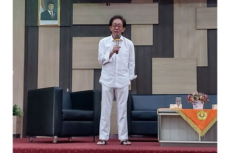 Direktur Sido Muncul Dr (HC) Irwan Hidayat menjadi dosen tamu dalam kuliah umum di UPN Veteran Yogyakarta. Ia menekankan pentingnya akal budi dan kejujuran dalam membangun reputasi yang berkelanjutan