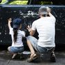 Manfaatkan Waktu Luang di Rumah, Begini Cara Cuci Mobil yang Benar