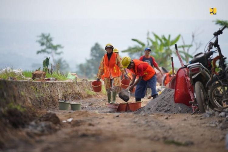 Pengembangan Infrastruktur Sosial Ekonomi Wilayah (PISEW) merupakan salah satu kegiatan program Padat Karya Tunai (PKT) bidang permukiman TA 2023.