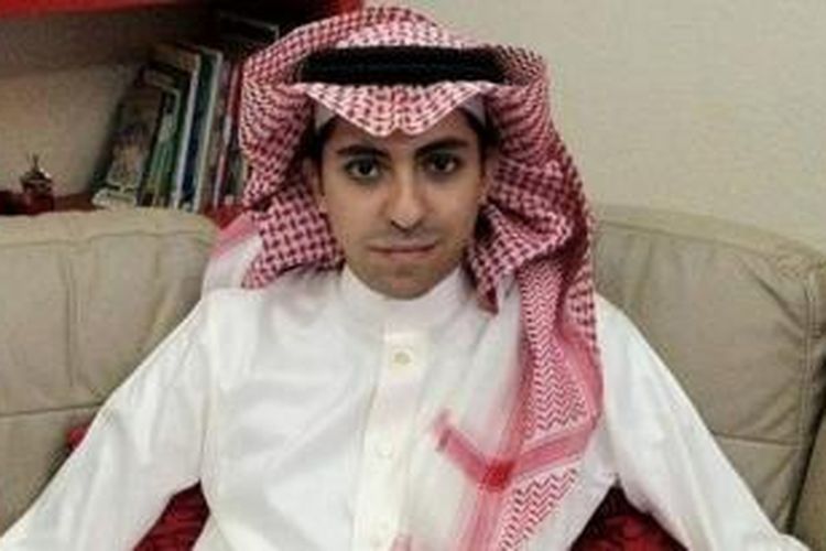 Melalui blognya, Raif Badawi mempertanyakan beberapa tradisi masyarakat Arab Saudi.