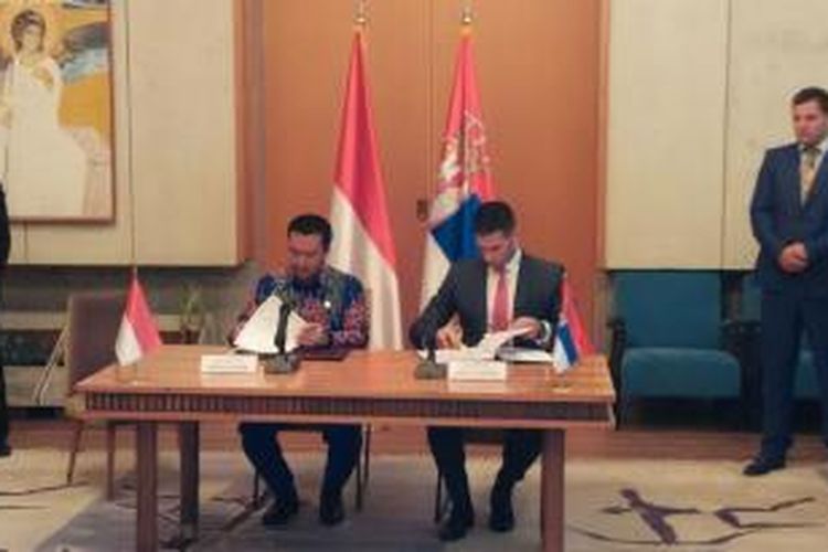 Menpora Imam Nahrawi saat disambut oleh Menpora Republik Serbia, Vanja Udovicic dan kedua Menteri kemudian menandatangani nota kesepahaman (MoU) kerjasama di bidang Pemuda dan Olahraga. 
