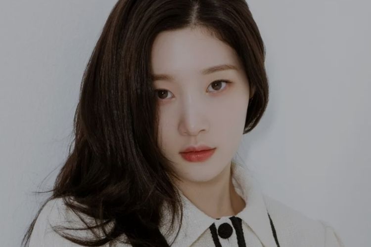 Jatuh di Lokasi Syuting The Golden Spoon, Jung Chaeyeon Alami Patah Tulang Selangka