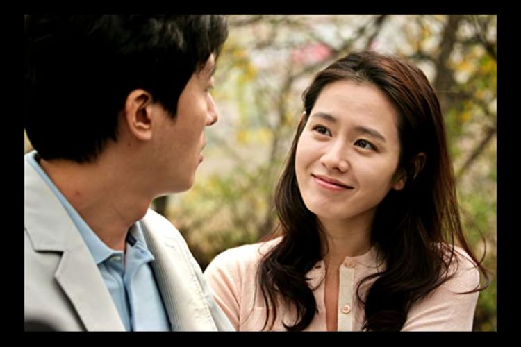 Son Ye Jin dan Kim Ju Hyuk dalam film My Wife Got Married (2008)