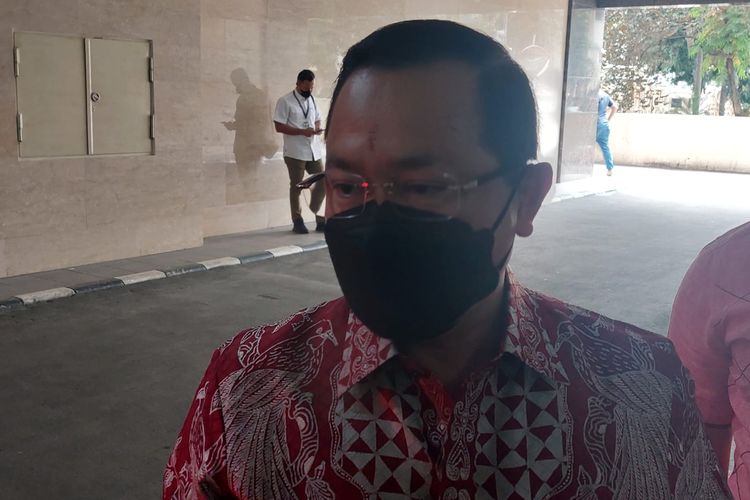 Kuasa Hukum tersangka kasus pembunuhan berencana Brigadir J atau Nofriansyah Yosua Hutabarat, Ferdy Sambo dan Putri Candrawathi, Arman Hanis tiba di Lobi Bareskrim Polri, Jakarta, Rabu (5/10/2022).