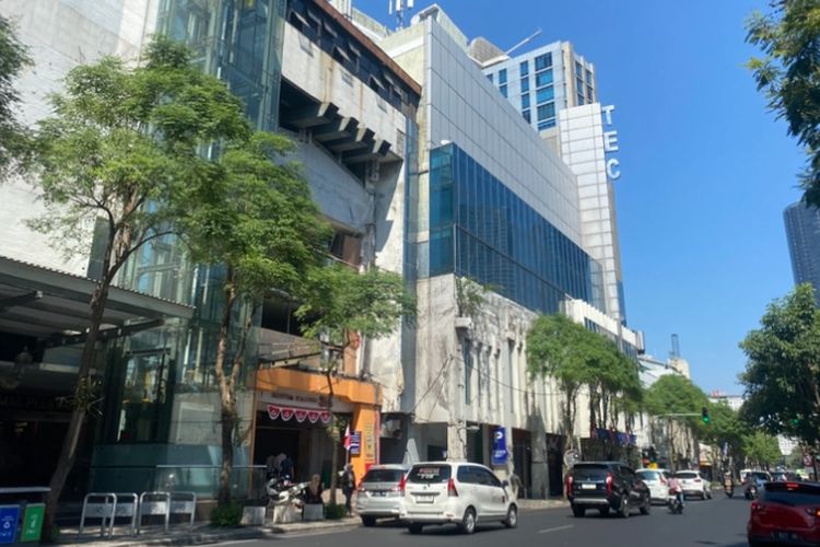 Kondisi Jalan Tunjungan, Surabaya setelah JPO Siola dibongkar, Senin (11/8/2025).