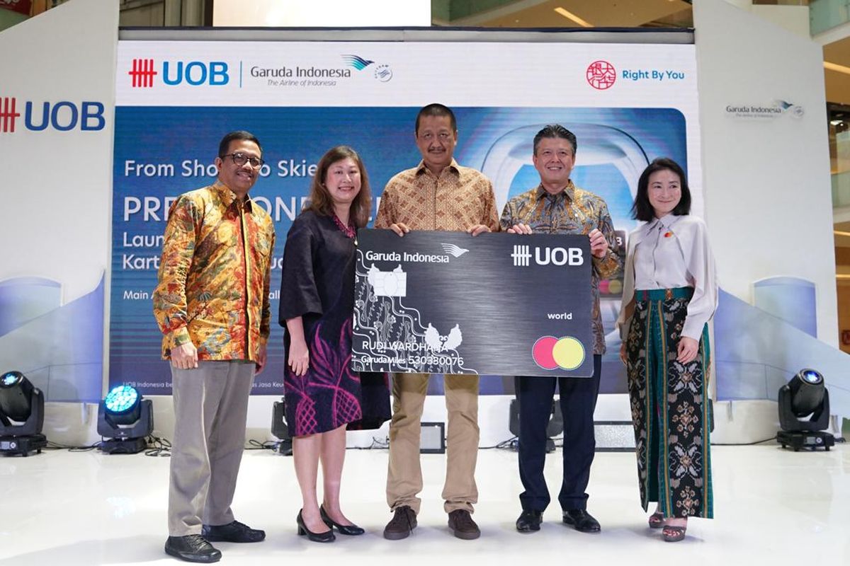 Peluncuran kartu kredit Garuda Indonesia UOB Card (GIUC) di Gandaria City, Jakarta, Jumat (8/3/2024). 
