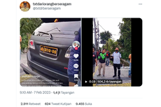 Viral, Video Fortuner Berpelat Dinas Polri Terobos Lampu Merah dan Tabrak Motor, Polisi: Pengemudi Sipil dan Nopol Palsu