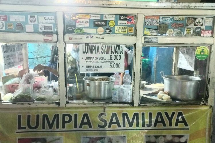 Gerai Lumpia Samijaya yang ada di dekat Hotel Mutiara, Malioboro Yogyakarta. 