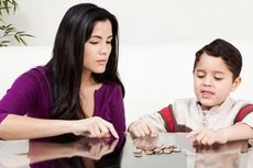 Ajarkan Anak Kelola Uang sejak Kecil Biar Saat Dewasa Bisa Sejahtera