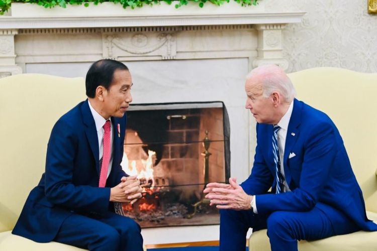 Presiden Joko Widodo saat bertemu dengan Presiden Amerika Serikat (AS) Joe Biden di Gedung Putih, Washington DC pada Senin (13/11/2023) waktu setempat. 