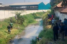 Respon Pemerintah Lambat, Warga Secara Mandiri Bersihkan Eceng Gondok di Sungai Wrati