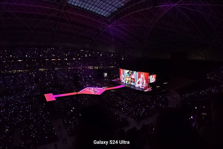 Hasil kamera utama 200 MP Samsung Galaxy S24 Ultra di konser Taylor Swift - The Eras Tour Singapore.