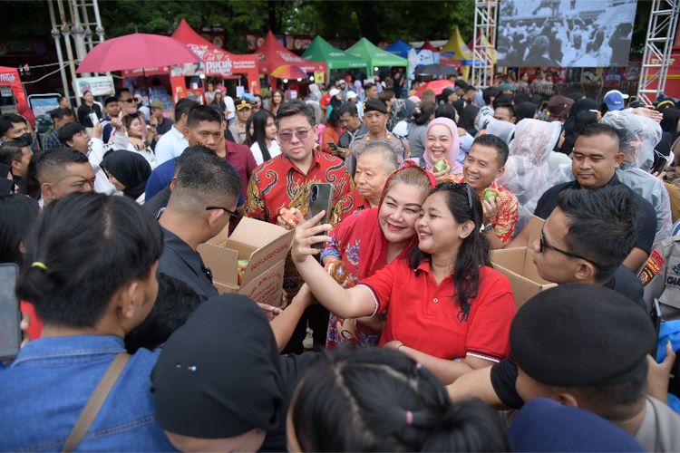 Wali Kota Semarang Hevearita Gunaryanti Rahayu dalam perayaan Tahun Baru Imlek 2576 Kongzili bertajuk Imlek Vaganza 5.0 di Kelenteng Agung Sam Poo Kong, Semarang, Rabu (29/1/2025)