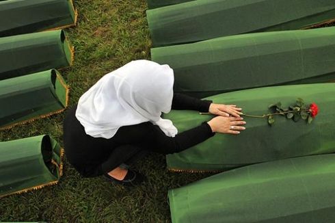 Jasad Bayi Korban Pembantaian Srebrenica Dimakamkan Kembali