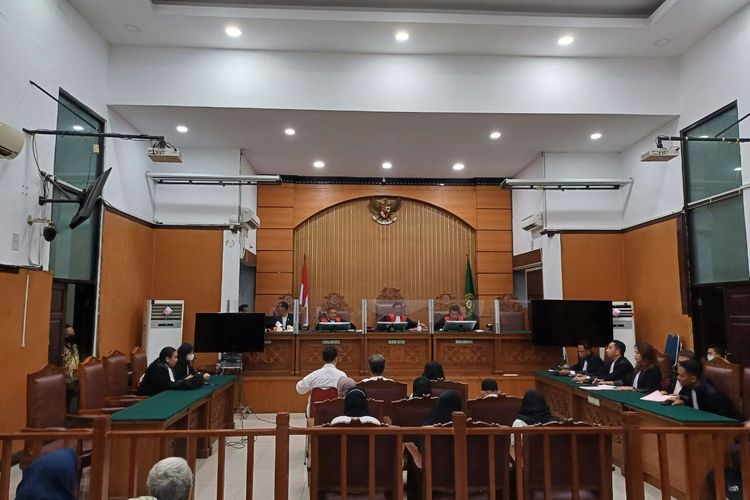 Suasana pembacaan tuntutan terhadap terdakwa penganiayaan asisten rumah tangga (ART) bernama Siti Khotimah (23) di Pengadilan Negeri Jakarta Selatan, Rabu (5/7/2023). 