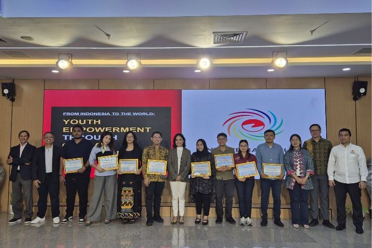Para delegasi muda Indonesia penerima beasiswa ASEAN Plus Three Digital Economy Workshop 2025. 