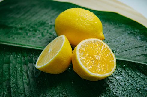 Apakah Lemon Perlu Disimpan di Dalam Kulkas agar Terasa Segar?