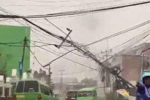 Hujan dan Angin Kencang di Bogor, 465 Rumah Rusak, Pohon hingga Tiang Listrik Tumbang
