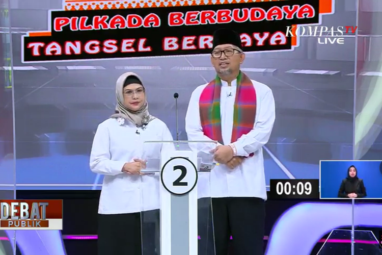 Paslon wali kota dan wakil wali kota Tangerang Selatan nomor urut 2, Nur Azizah-Ruhamaben dalam debat pilkada, Minggu (22/11/2020). 