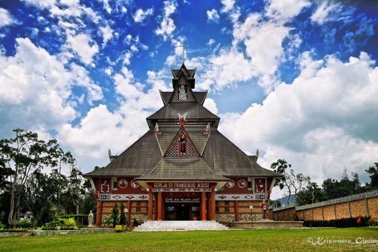 Gereja ST. Fransiskus Asisi Berastagi, Karo, salah satu gereja unik di Indonesia